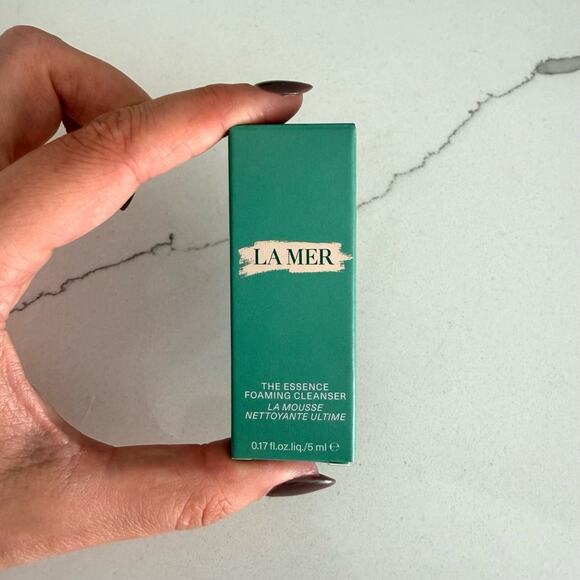 La Mer Travel Size Skincare Set - Picture 3 of 12